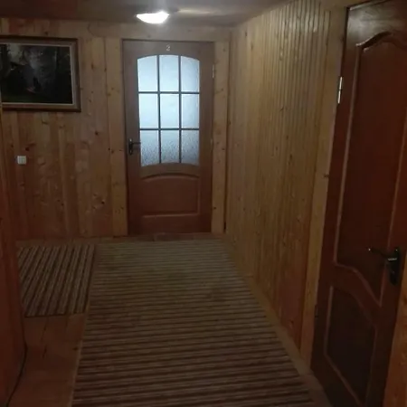 на беріжку Country house Mykulychyn