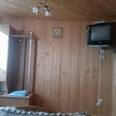 на беріжку *